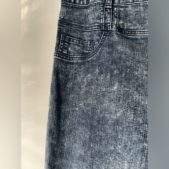 Forever 21 plus size acid wash look jeans size 16 - Picture 3 of 6
